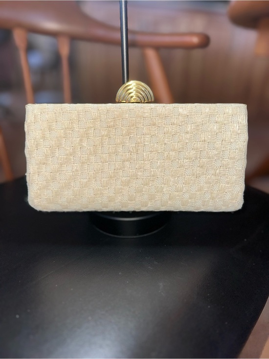Morris Moskowitz Handbags - Vintage Morris Moskowitz Ivory Woven Clutch with Original Vanity Accessories